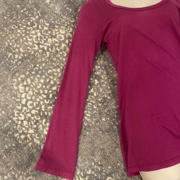 SPLENDID VERY SOFT LOW SCOOP NECK LONG SLEEVE T SHIRT DEEP PINK/ RASPBERRY - Picture 3 of 10